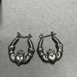 Claddagh sterling 925 earrings friendships and love